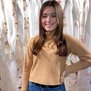 AMERICAN EAGLE SWEATER